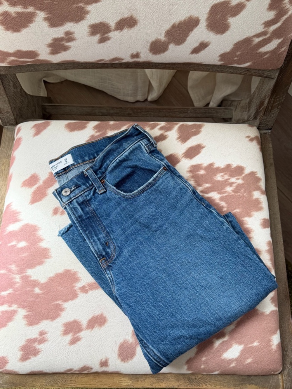 Abercrombie & Fitch High-Rise Straight Leg Jeans in Medium Blue